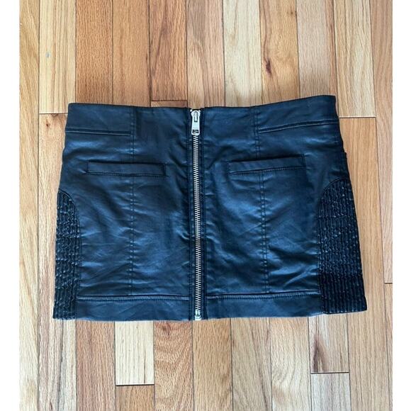 Allsaints Spitalfields Black leatherette skirt - Picture 2 of 5